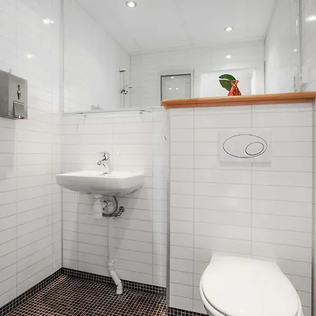 מלון Slobrua Gjestegard 2*