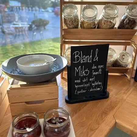 מלון Slobrua Gjestegard Skarnes Stasjonsby