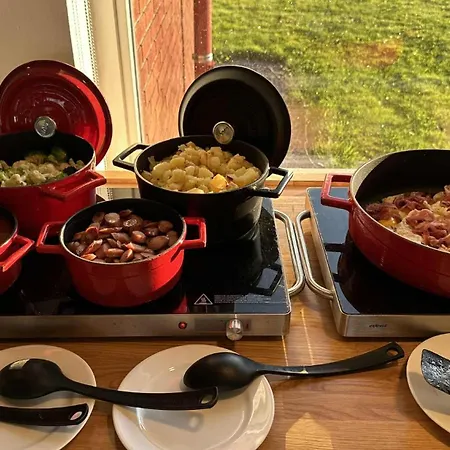 Slobrua Gjestegard Skarnes Stasjonsby