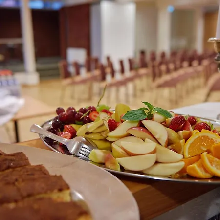 Slobrua Gjestegard Skarnes Stasjonsby