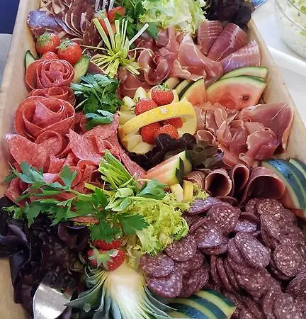 מלון Slobrua Gjestegard