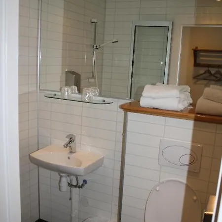 Slobrua Gjestegard Hotel 2*