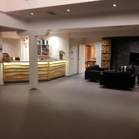 Slobrua Gjestegard Skarnes Stasjonsby