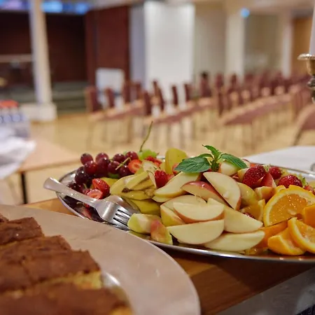 Slobrua Gjestegard Hotel Skarnes Stasjonsby