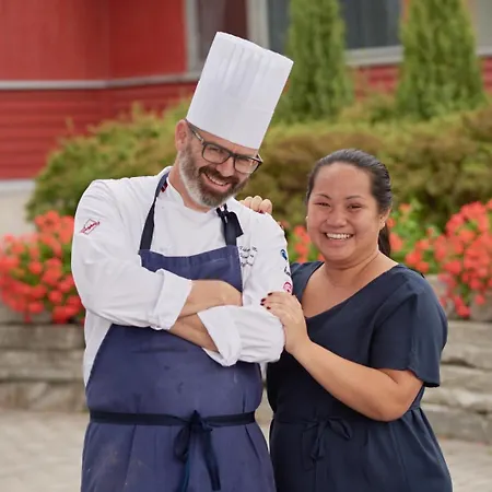Slobrua Gjestegard Skarnes Stasjonsby