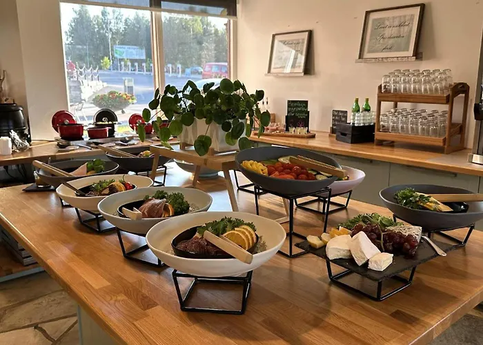 Slobrua Gjestegard Otel Skarnes Stasjonsby