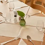 Slobrua Gjestegard Отель
