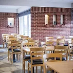 Отель Slobrua Gjestegard 2*