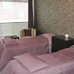 Отель Slobrua Gjestegard 2*