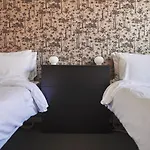 Slobrua Gjestegard Отель 2*